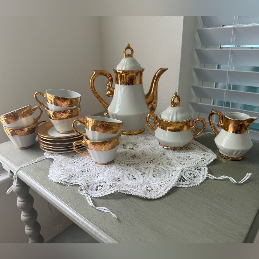 KPM White Gold Trim Tea Set 6 Cups/Saucers, Teapot, Creamer & Sugar Bowl